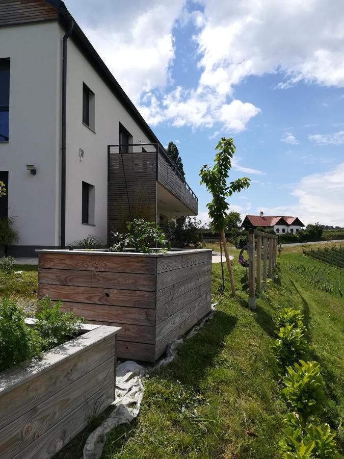 Weinstrassenapartment Fam. Dietrich Ratsch an der Weinstrasse Bagian luar foto